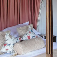 The Lynch Country House - The Goldington Room